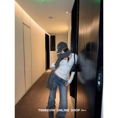 正肩U领紧身针织衫撞色打底衫