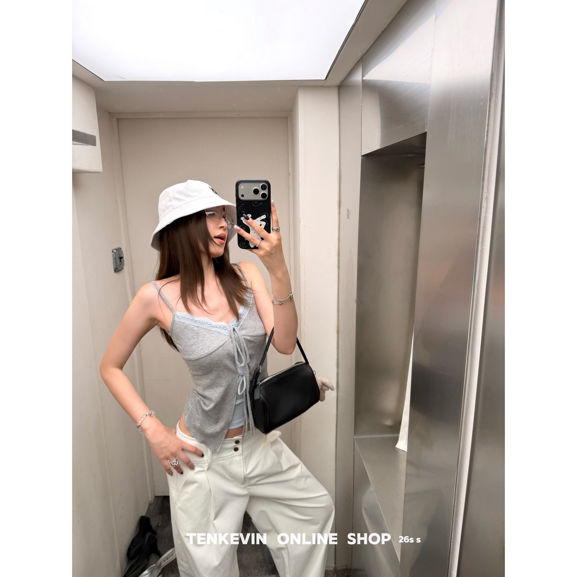 十一石 夏日时髦精 辣妹假两件蕾丝拼接吊带背心女小个子修身上衣