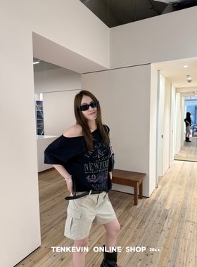 十一石 热辣街区 复古美式字母印花短袖T恤女小个子宽松斜肩上衣