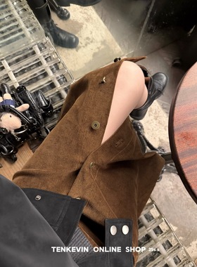 十一石 摩登冬日复古百搭灯芯绒A字半身裙女宽松显瘦包臀中长裙II