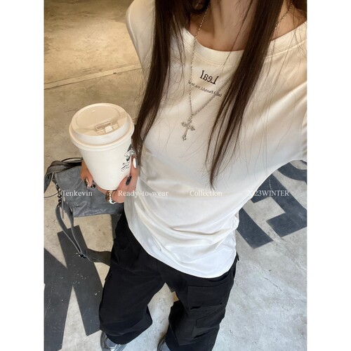 时髦感修身字母打底t恤