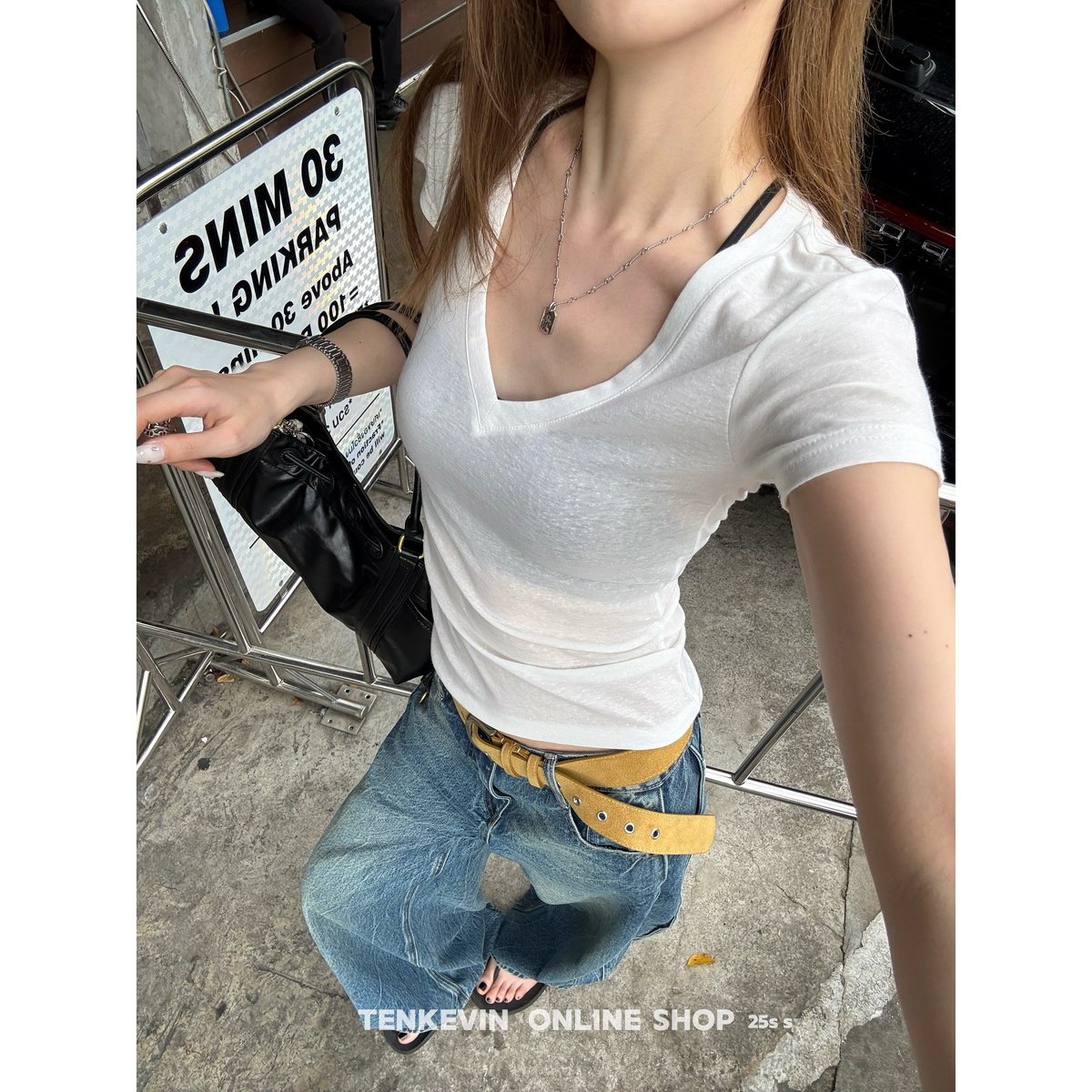 十一石 夏日呼吸感!v领微透正肩短袖T恤女修身显瘦收腰打底衫上衣