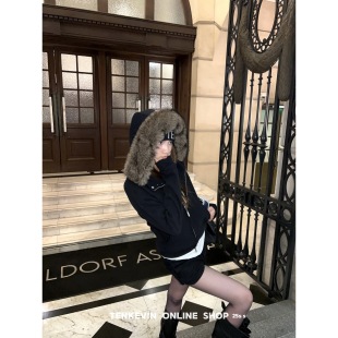 十一石 温暖加持!短款大毛领卫衣外套女小个子宽松显瘦长袖上衣