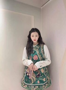 2026春秋国风刺绣中长款设计坎肩上衣新中式时髦宽松中长款马甲女