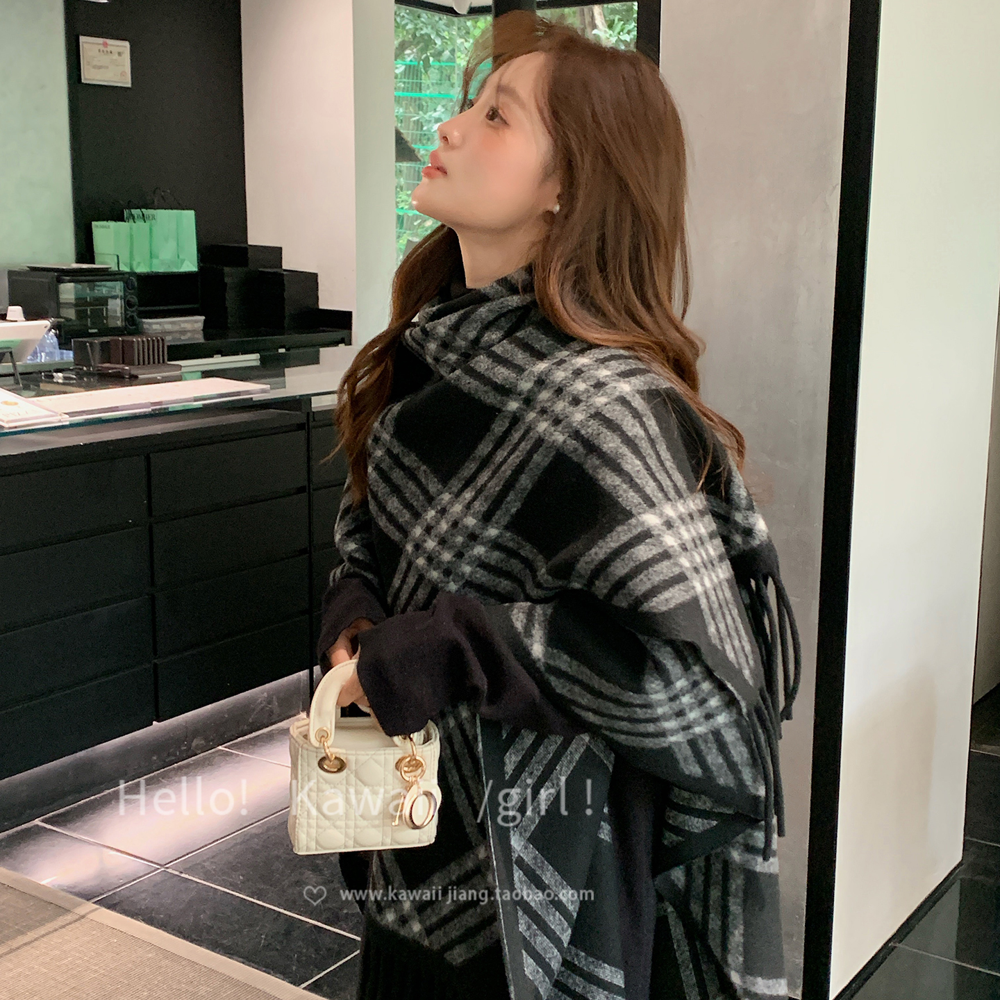 复古慵懒风锁边格子流苏披肩