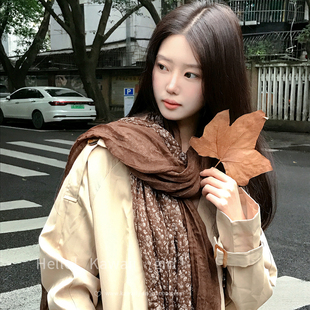 复古文艺咖色碎花褶皱围巾女川西旅游披肩秋冬拍照氛围感百搭围脖