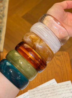 中古风亚克力晕染条纹光面手镯