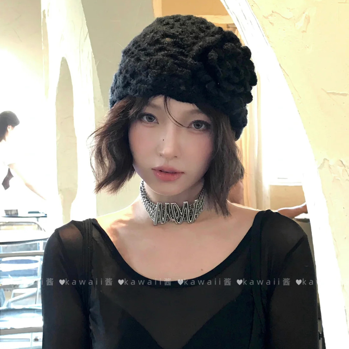 韩系慵懒氛围感黑色花朵冷帽