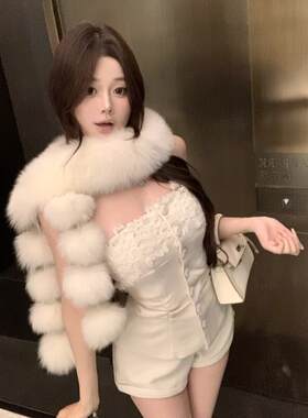 纯欲性感蕾丝拼接毛呢抹胸小上衣高腰修身白色短裤2026秋冬两件套