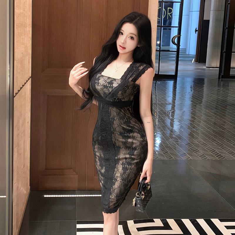 黑色性感方领无袖遮副乳背心包臀裙气质御姐蕾丝后镂空中长连衣裙