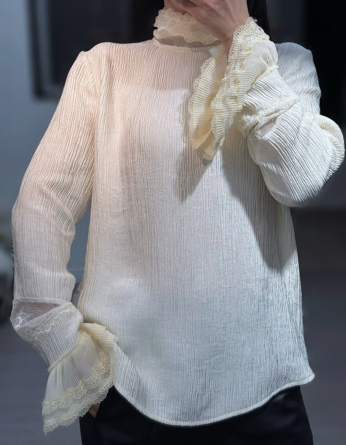 蕾丝拼接褶皱人棉两色蕾丝花边领口袖口上衣女宽松显瘦国风上衣女