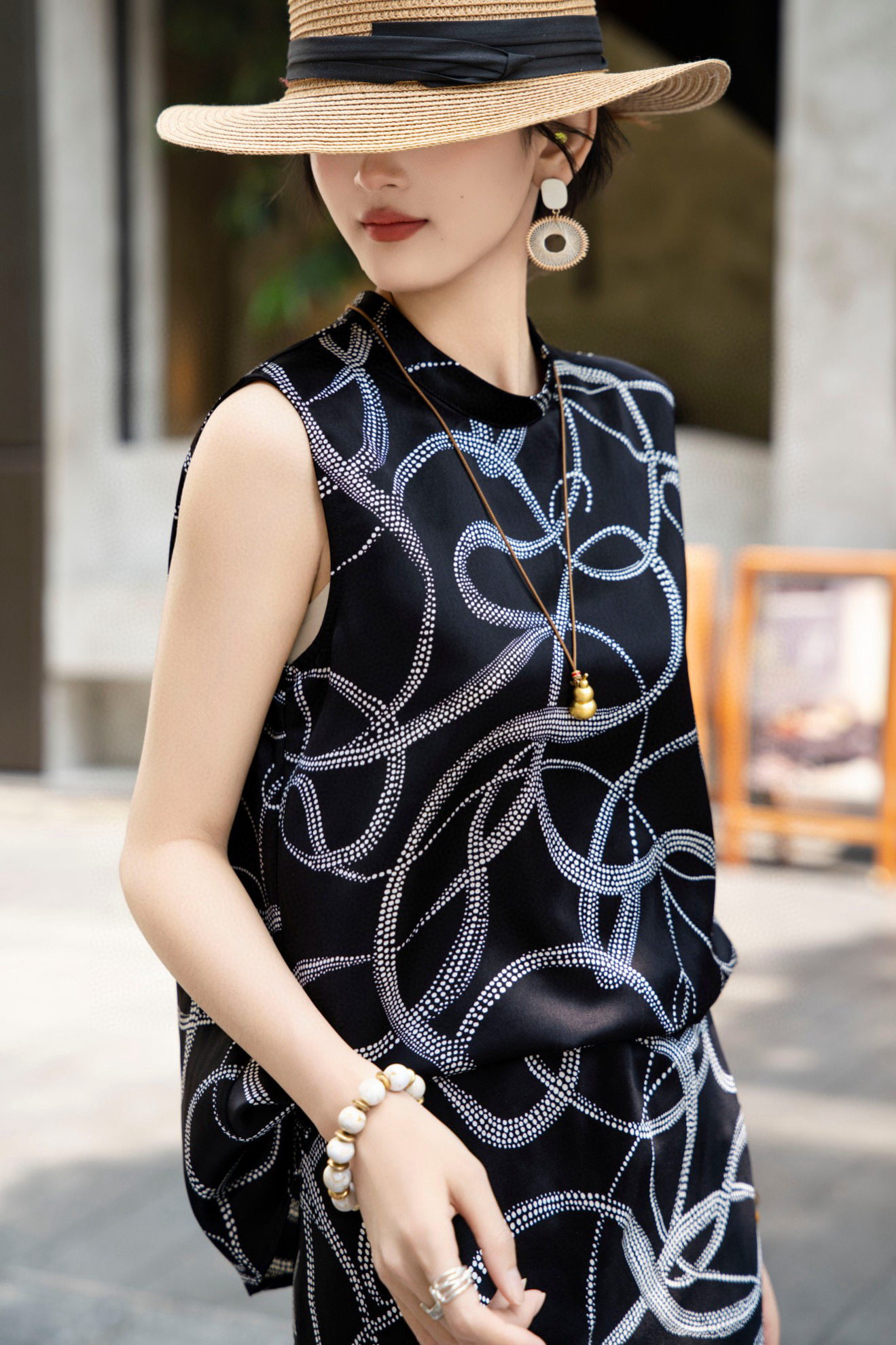 不规则圆点线条无袖新中式国风圆领重工刺绣花上衣女中长款上衣