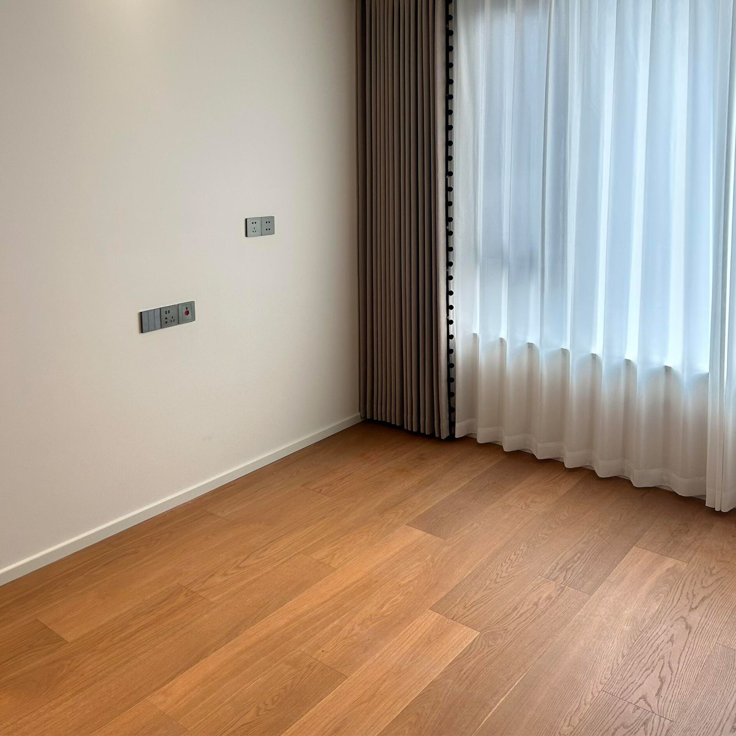 麟臣俄罗斯进口全桦基材橡木多层实木地板现代风中古风家用木地板