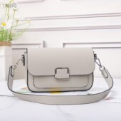 女士高级感真皮斜挎包 大气腋下单肩包 时尚 精致包包女式 2025新款