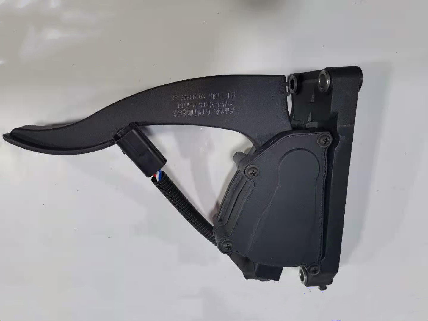 柳汽传感器油门踏板加速电子玉柴