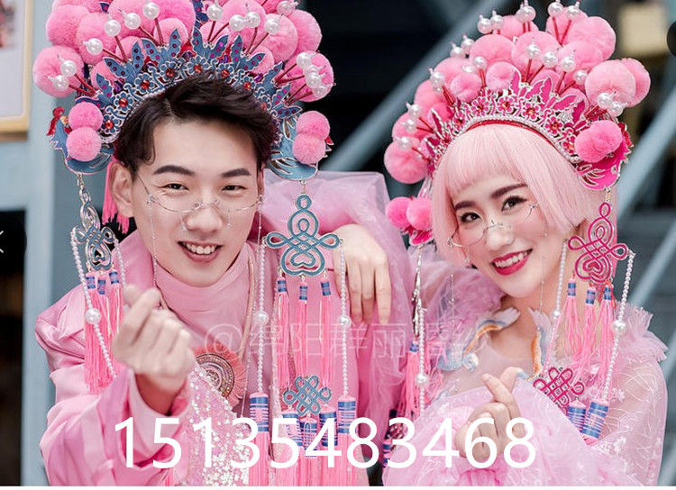 国潮街拍情侣婚纱走秀花旦戏服