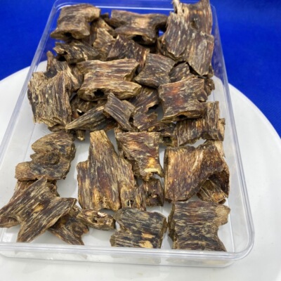 红白白奇楠打孔扑鼻凉香金丝糖结