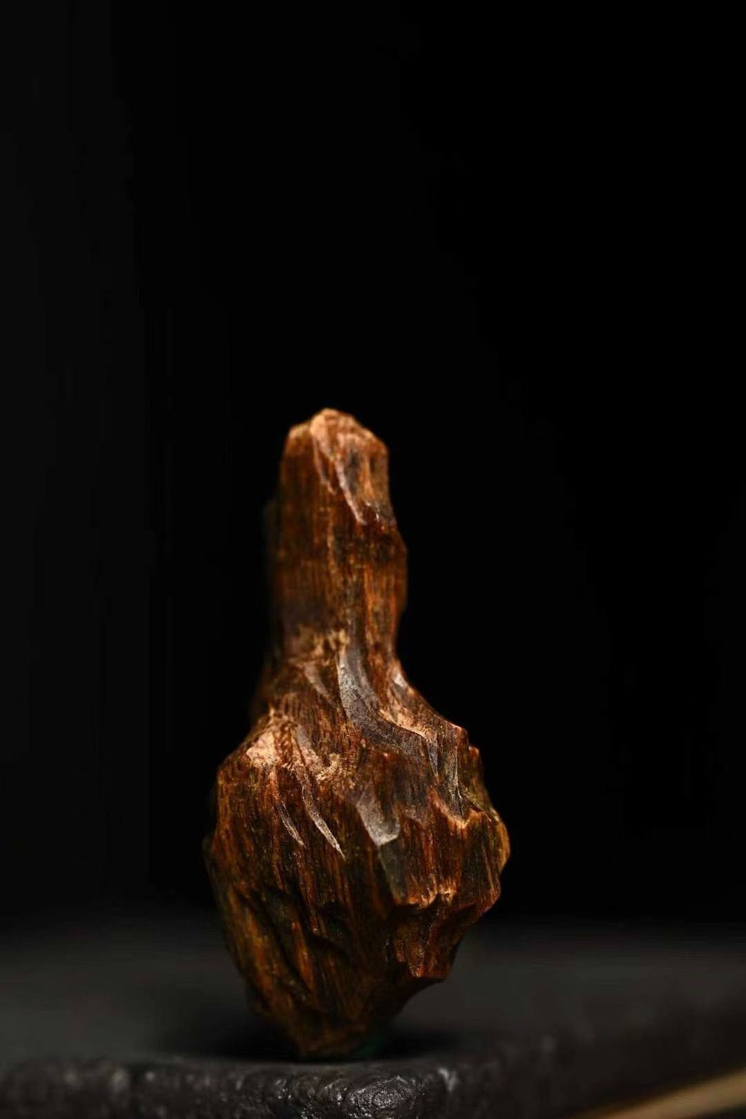 越南芽庄白奇楠沉水级挂件&mdash;&mdash;石来运转5.27g 蜜凉极钻透心凉香味