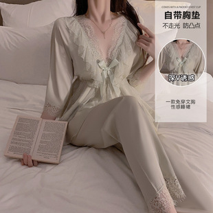两件家居服 丝滑缎面拼纱加胸垫皱褶收腰甜美蕾丝上衣长裤