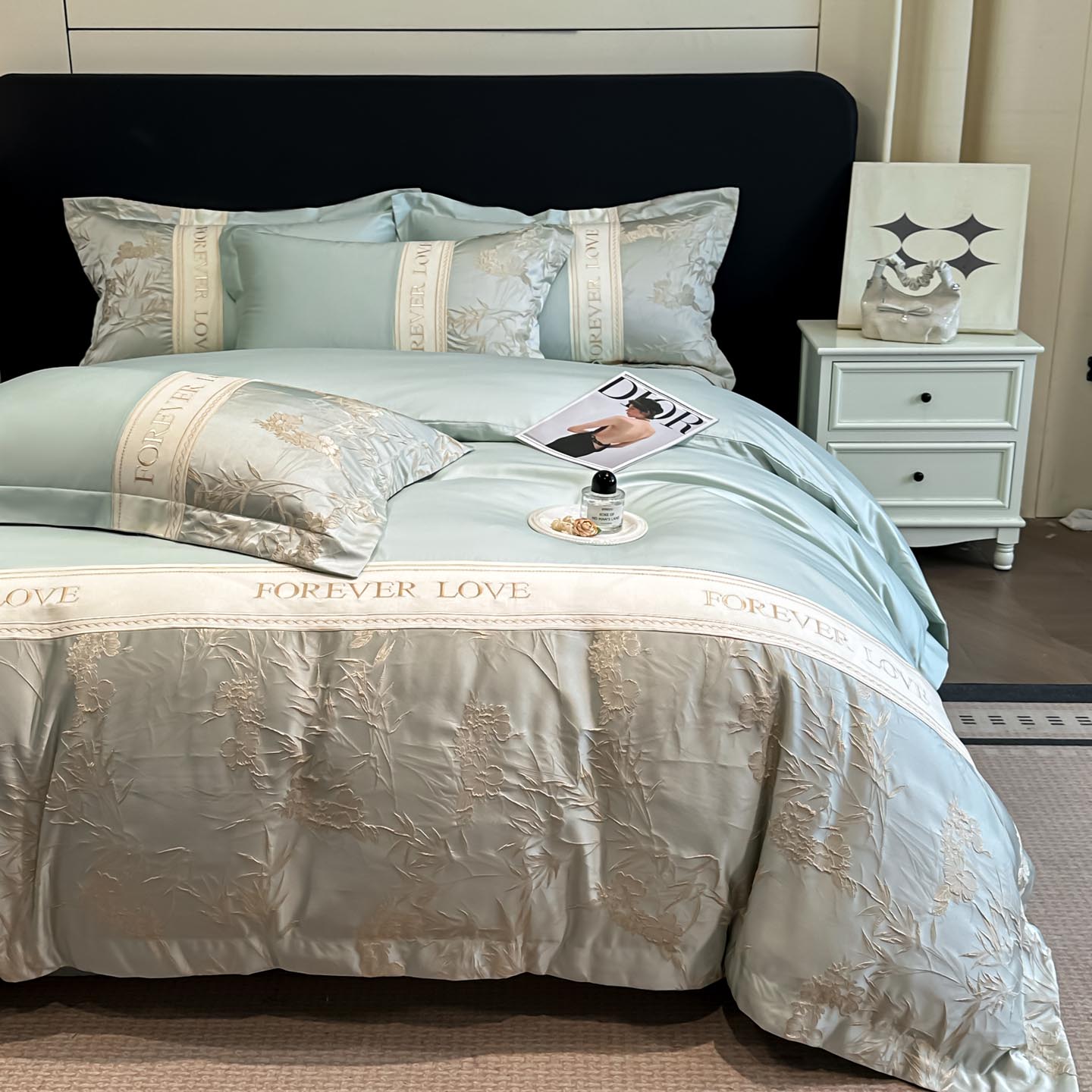 2025秋冬140克浮雕四件套高端礼盒装床上用品保暖床单被套1.8被罩