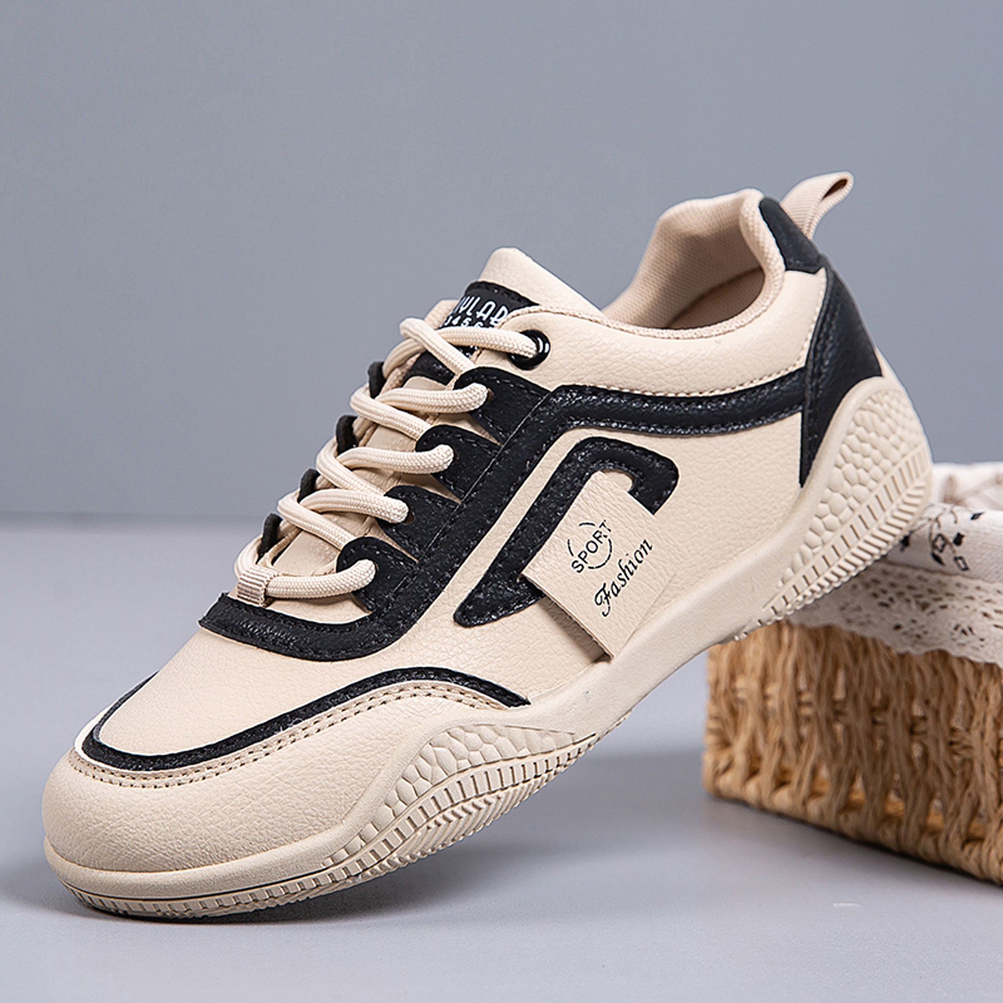 女士休闲运动鞋子浅口秋冬季皮面软底防滑轻便耐磨百搭平底鞋板鞋