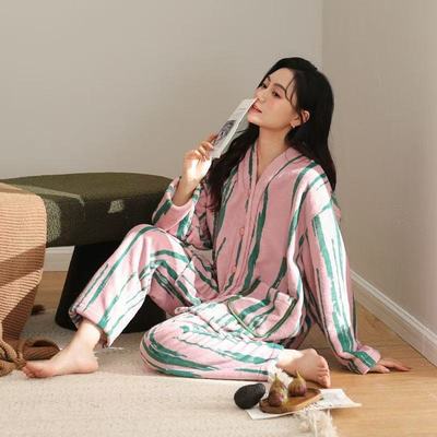 韩版珊瑚绒加厚长袖外穿家居服