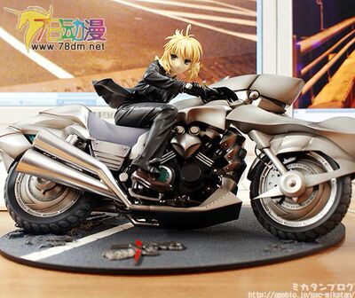gscFate西服Saber摩托车手办