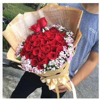 灯塔市市府广场亿迈隆超级商场天福广场鲜花店蛋糕店速递玫瑰花束