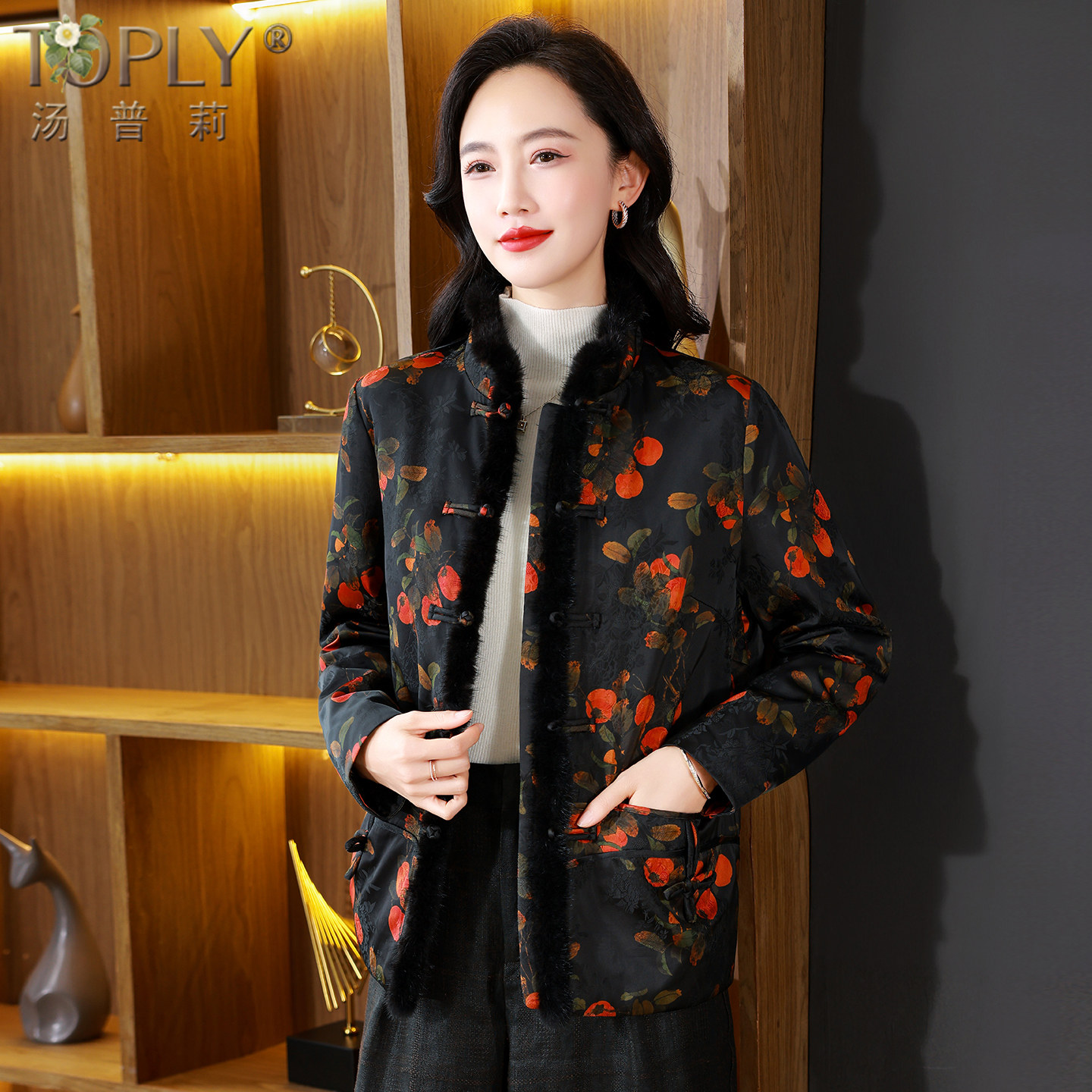 2025冬季新款水貂毛羽绒服女高端品牌妈妈鹅绒服大码小个子短外套