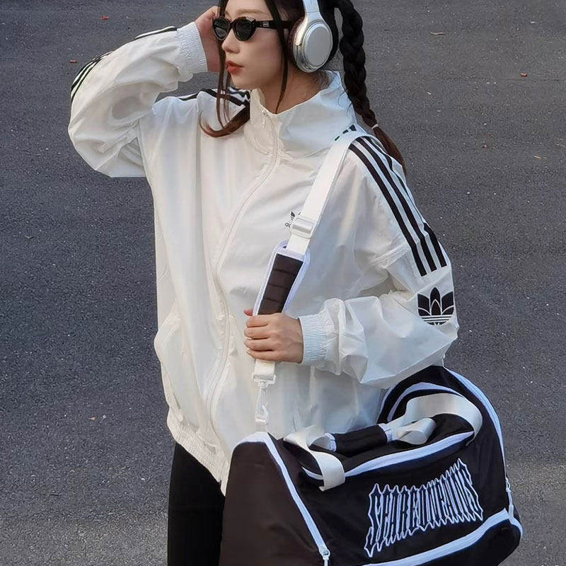 阿迪达斯三叶草外套女春季正品梭织薄款防风衣复古美式立领夹克女