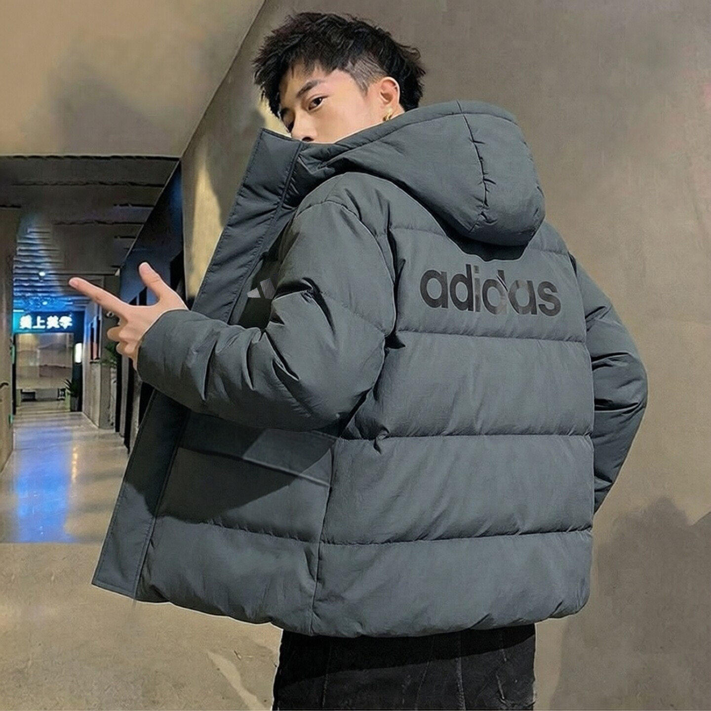 阿迪达斯羽绒服男冬新款灰色美式复古拒水宽松加厚保暖鸭绒面包服