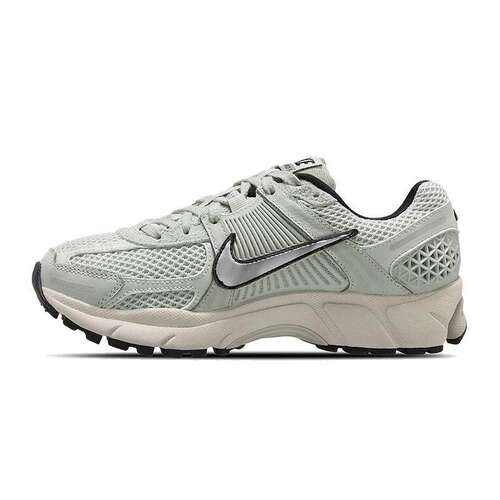 Nike耐克女鞋 ZOOM VOMERO 5 运动休闲跑步鞋FN6742-001-200