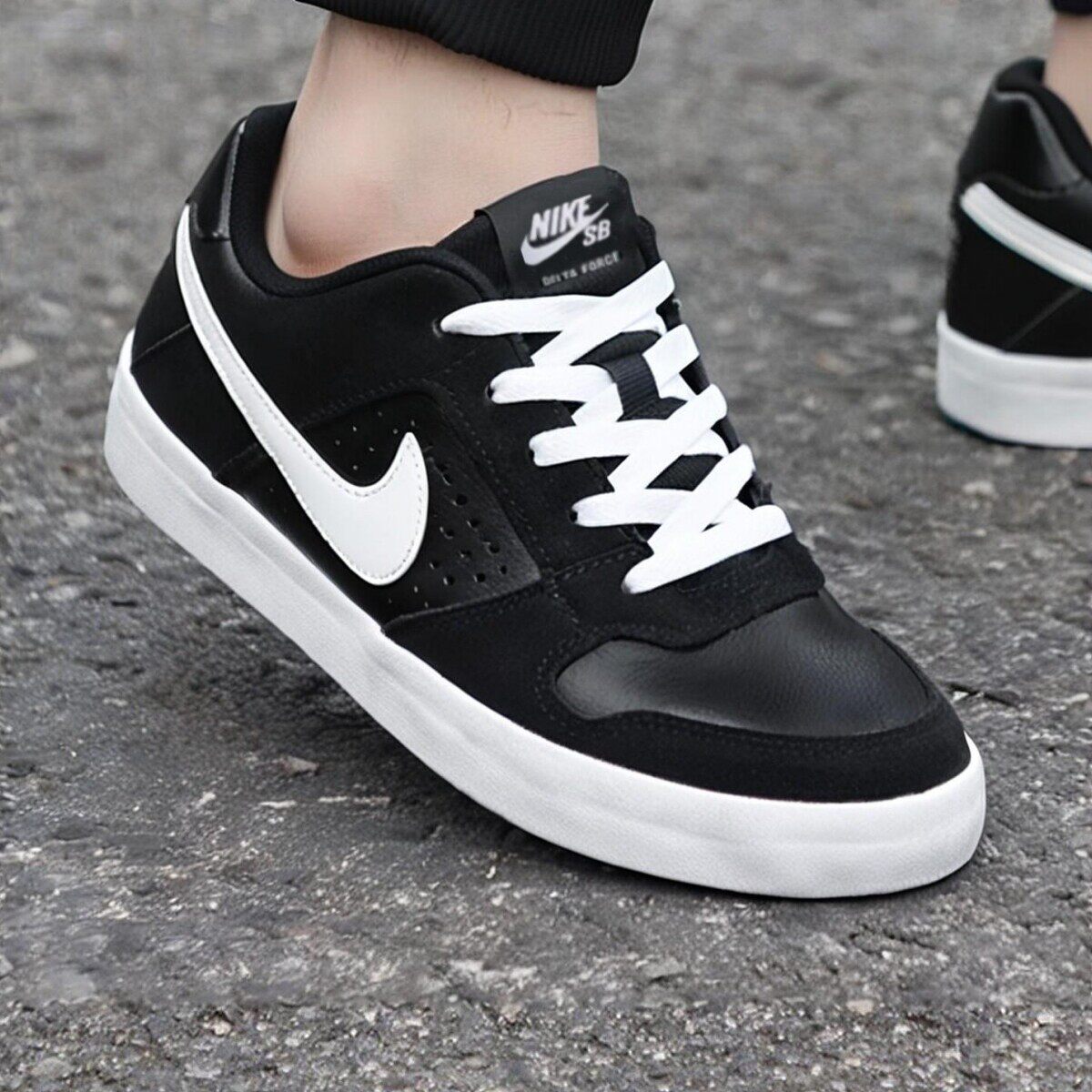 Nike耐克鞋子正品黑色板