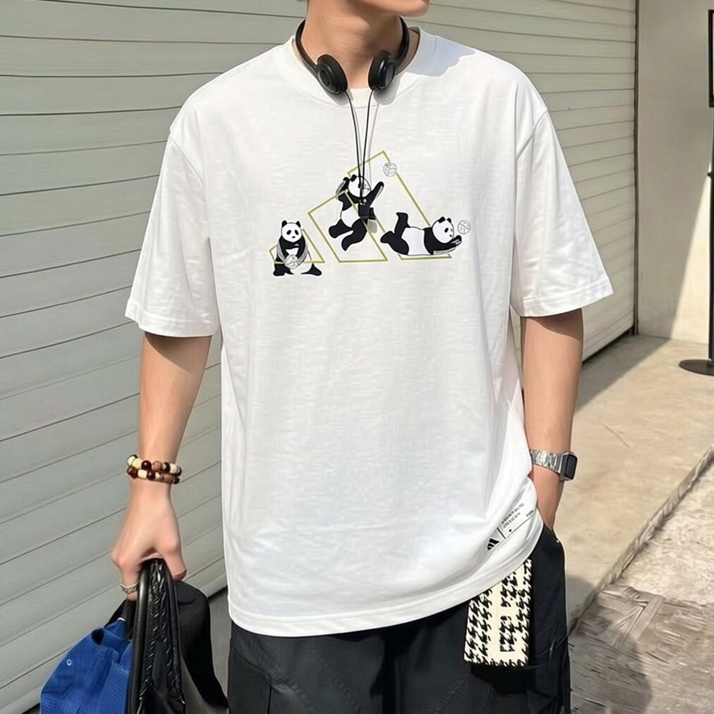 阿迪达斯白色短袖男t恤夏季正品棉印花宽松透气篮球运动复古半袖
