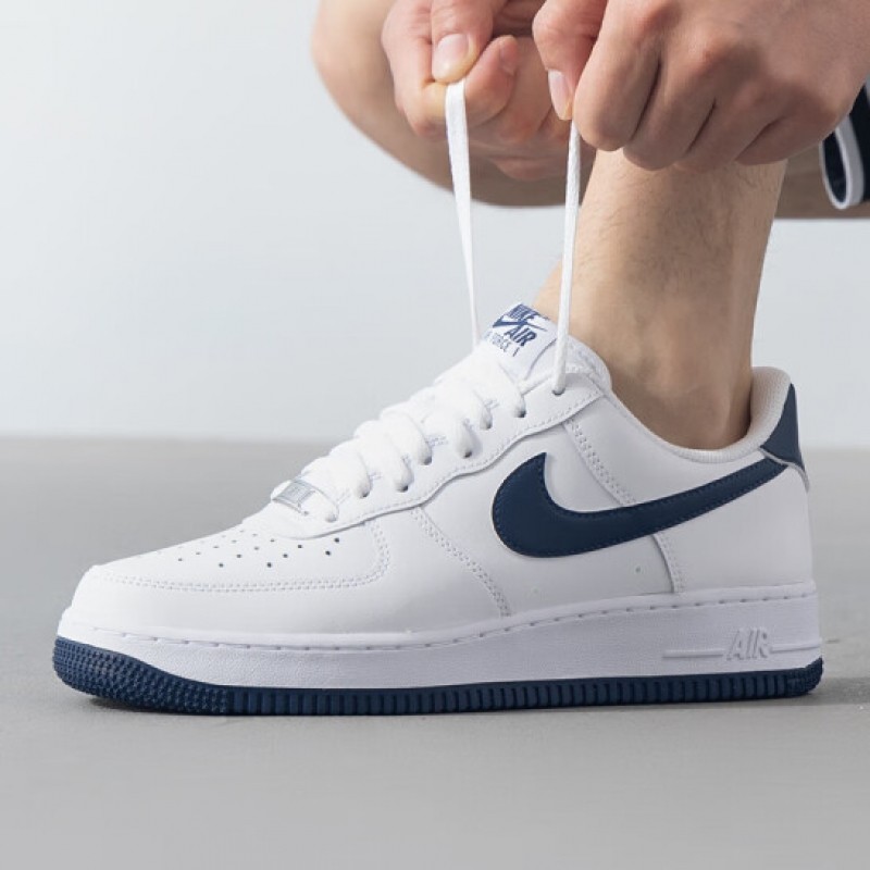 Nike耐克男鞋 Air Force 1白色时尚百搭运动板鞋FJ4146-110-112