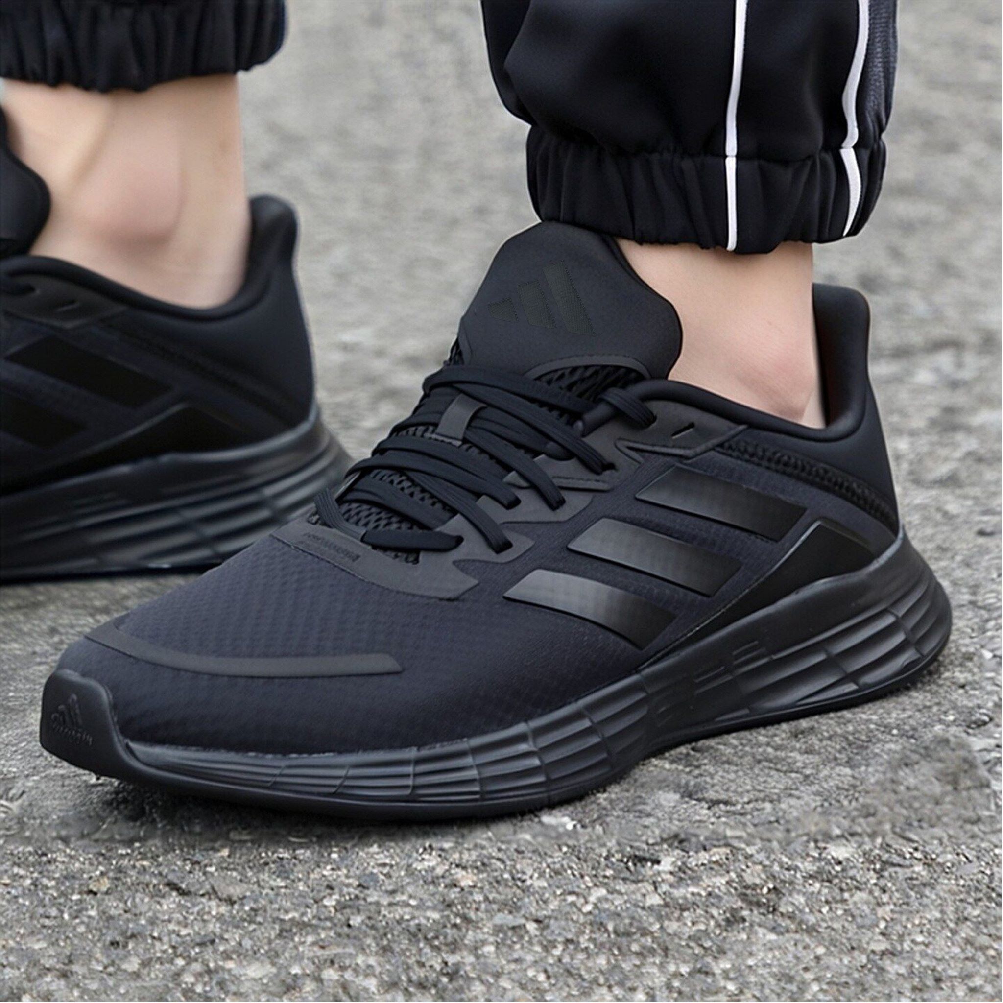 Adidas跑步鞋新款网面透