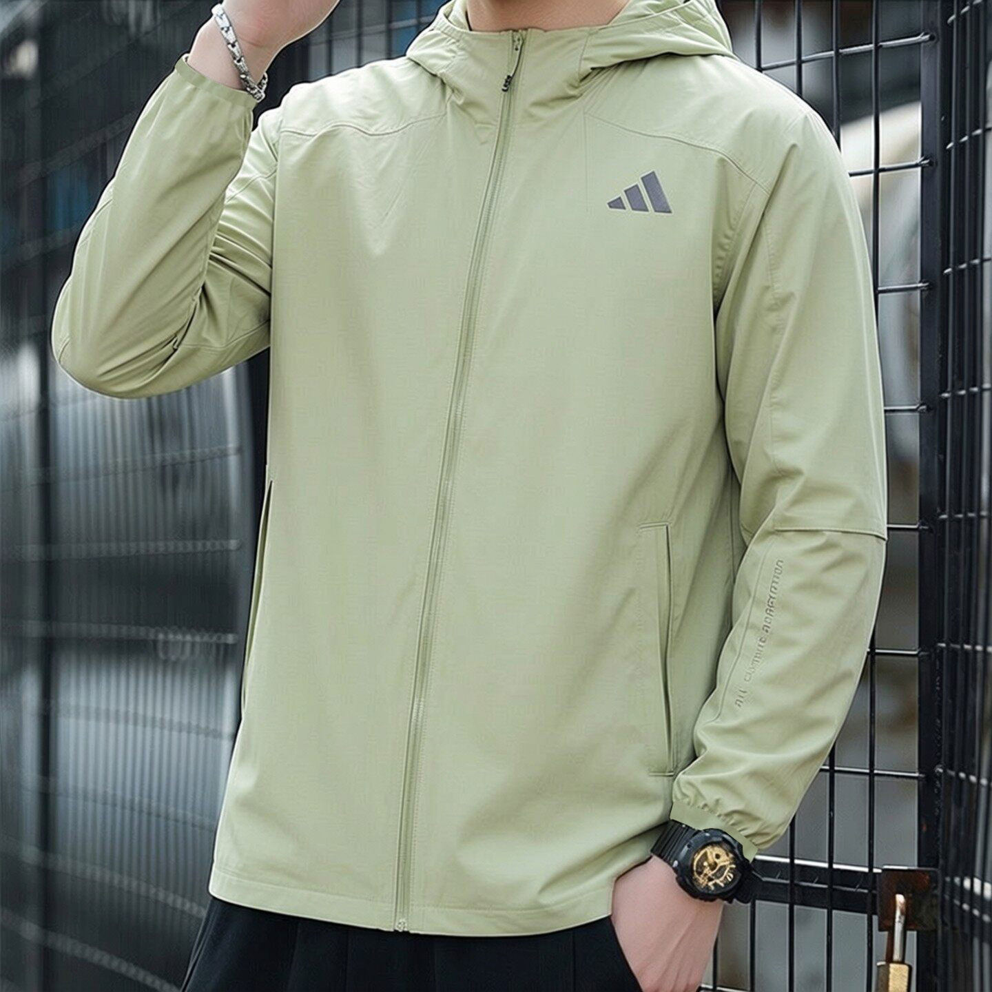 阿迪达斯绿色防风衣男春
