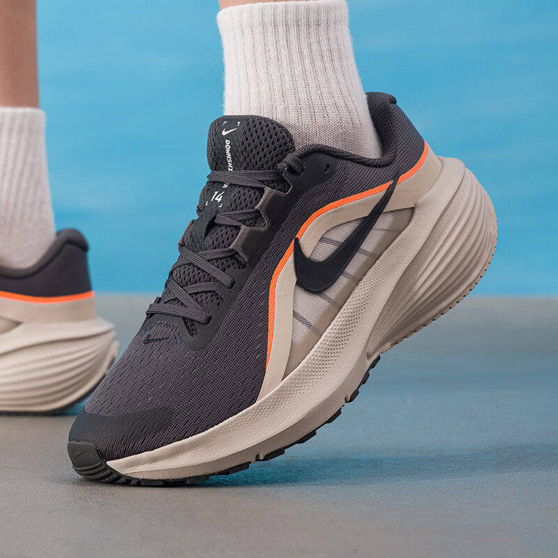 Nike耐克新款跑步鞋男女透气网面运动鞋轻便减震跑鞋灰橙色潮流