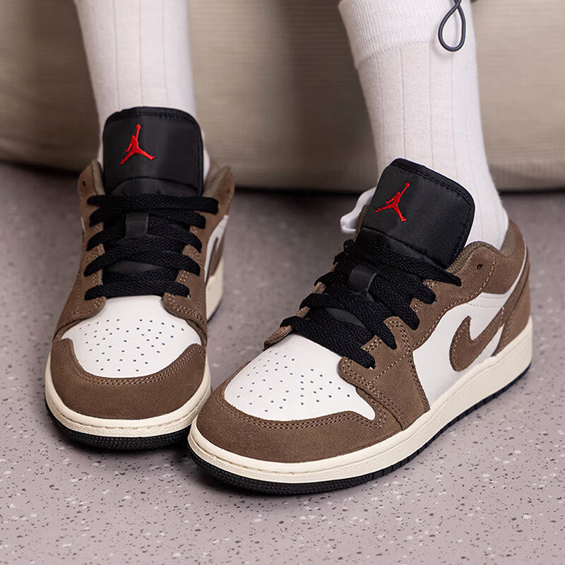 Nike耐克新款AJ1乔丹低帮运动鞋男女情侣休闲鞋系带板鞋潮流时尚