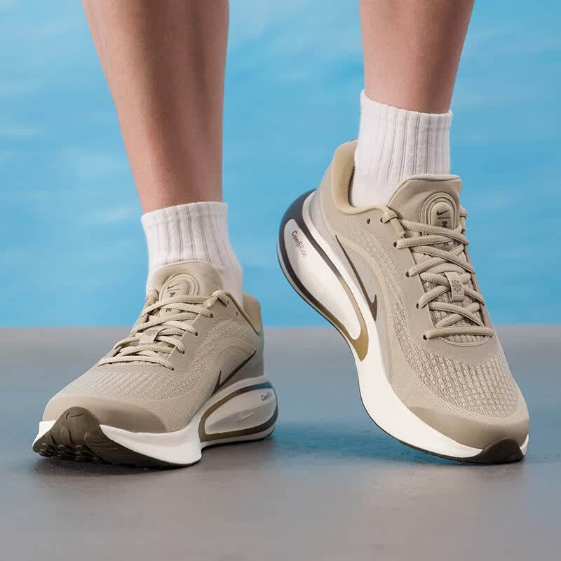 Nike耐克2026年新款男女跑步鞋透气轻质减震耐磨系带运动鞋情侣款