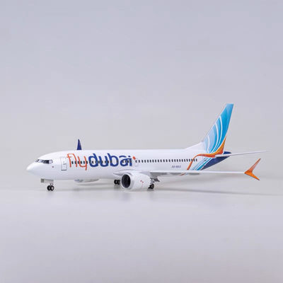 迪拜航空波音B737MAX感应LED灯仿真轮子塑料静态观赏飞机模型合金