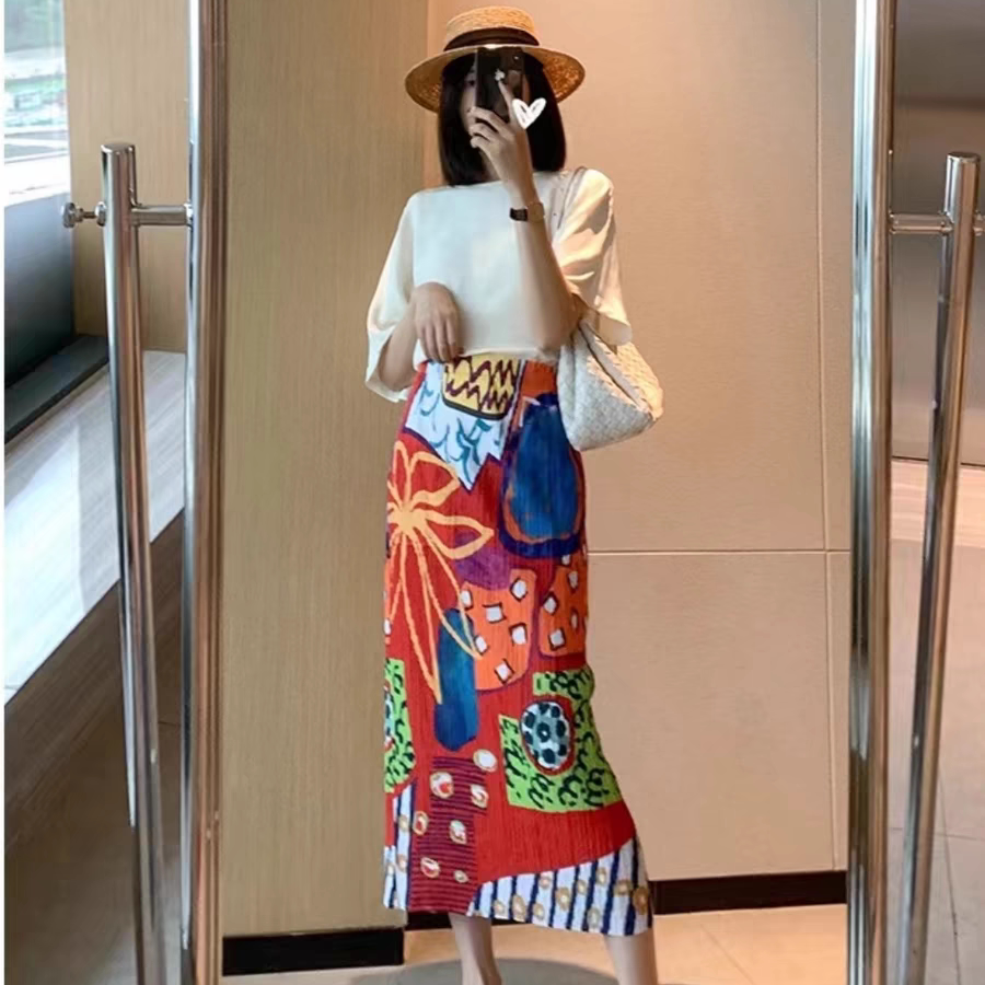 2025夏季新款时尚红色印花半裙子女褶皱小众设计感包臀百褶半身裙