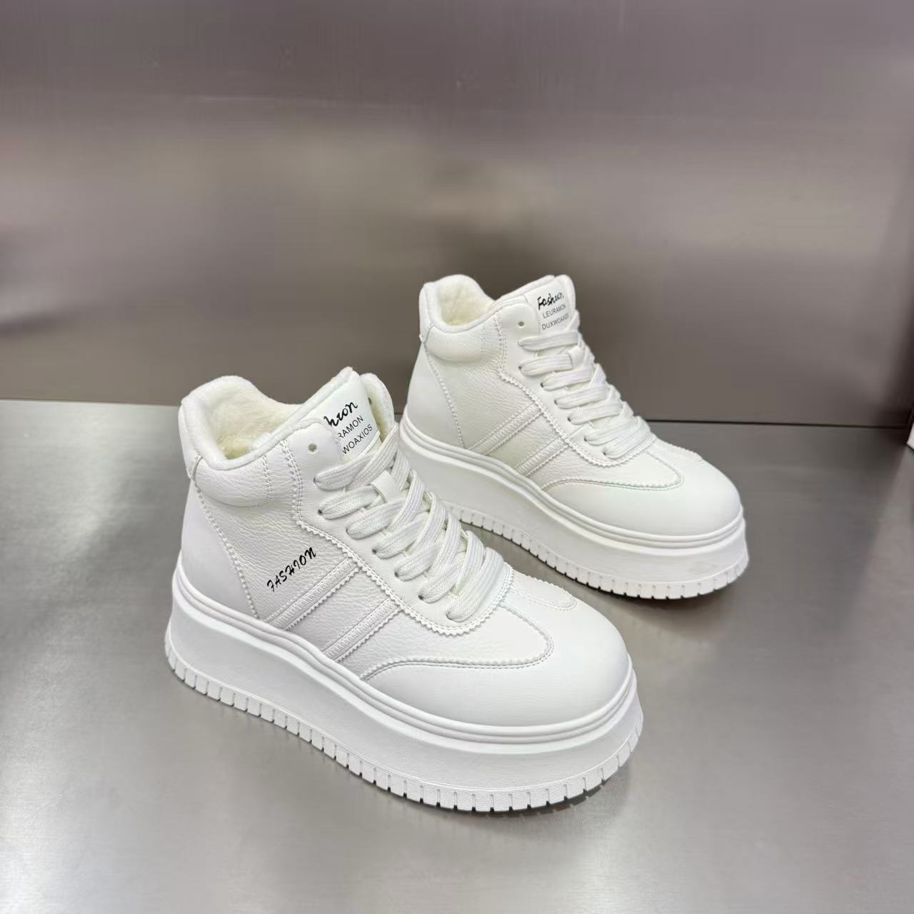 欧货厚底保暖德训鞋女2025冬高帮雪地靴加绒白色松糕底休闲棉鞋轻