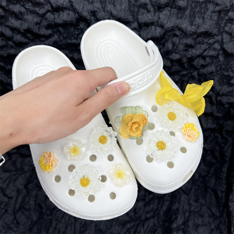 气质山茶花2025新款鞋花鞋扣