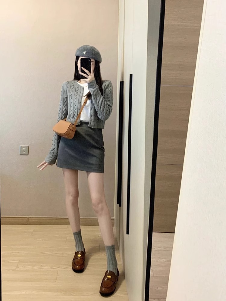 开春盐系穿搭一整套小香风针织开衫打底上衣短裙子三件套装女时尚