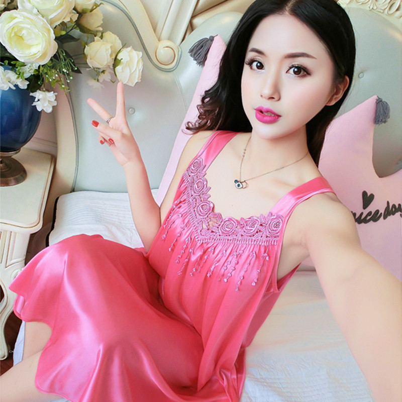 春夏季女士性感冰丝睡裙胖MM宽松版长款加肥加大蕾丝性感吊带睡裙