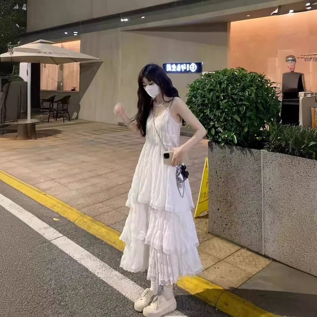 2025新款白色小个子法式吊带连衣裙女夏茶歇桔梗小个子显瘦蛋糕裙
