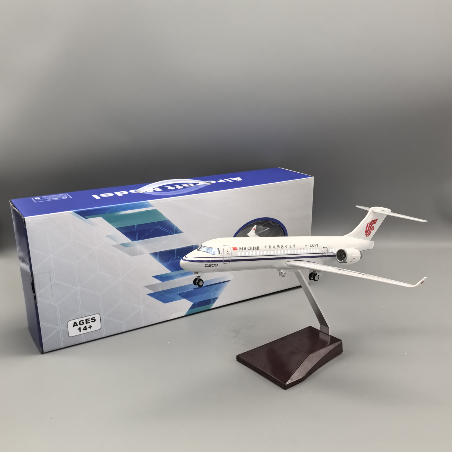 1:100带灯34cm国航C909仿真客机飞机模型航空摆件礼品男ARJ21拼装