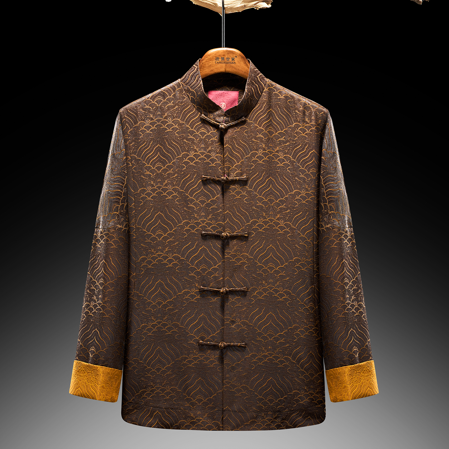 中式香云纱中青年唐装男