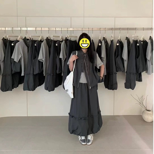 灰色工装风马甲花苞半身裙T恤套装三件套女夏季韩系又酷又飒穿搭